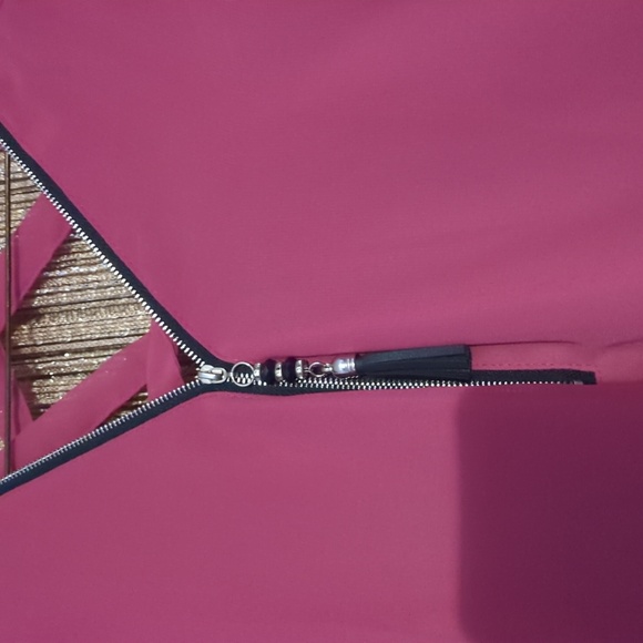 Women's Clothing - Picture 2 of 3